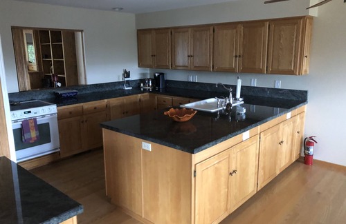 Warrenton House | One block to the beach, beautiful 3bd/3ba house with view, come relax and enjoy