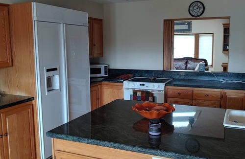 Warrenton House | One block to the beach, beautiful 3bd/3ba house with view, come relax and enjoy