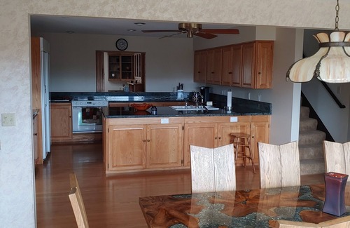 Warrenton House | One block to the beach, beautiful 3bd/3ba house with view, come relax and enjoy