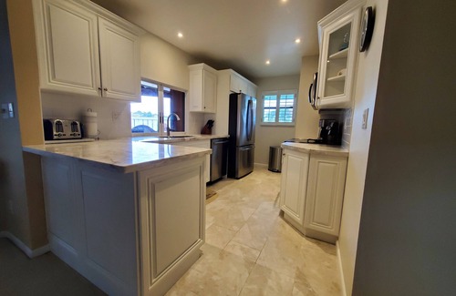 Bella Vista House | One floor 3/2 walk to beach