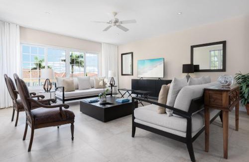 Grace Bay House | One Grace Bay Townhomes Unit 205