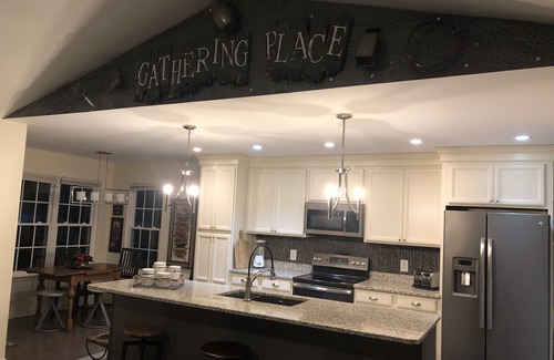 Collegedale House | one level brick home with pet friendly fenced back yard , close to Chattanooga