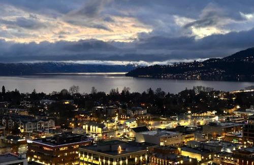 Downtown Kelowna Apartment | One Million-Dollar Vista Premium 2-Bed Sky Flat with Lake & City Views