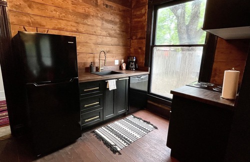 Travis Heights House | One of a kind. Steps from Soco!