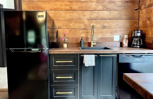 Travis Heights House | One of a kind. Steps from Soco!