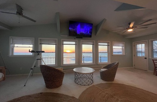 Blossvale House | One of a kind.THE BEACHSIDE VILLA WITH PRIVATE BEACH