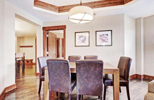 Peak 8 Apartment | One Ski Hill Place S8325