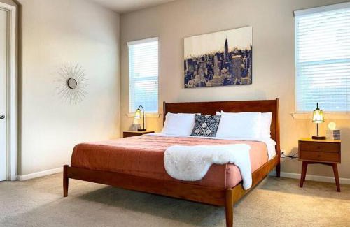 West Sacramento House | One Story Pet & Family Friendly Fireplace