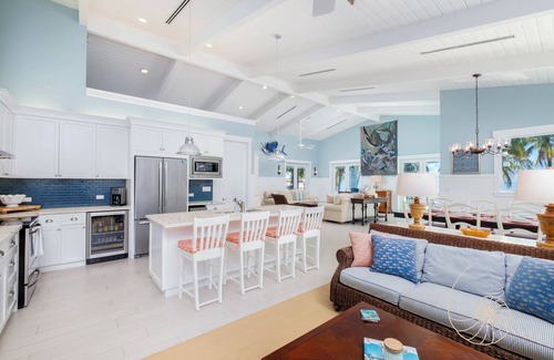Islamorada House | One Ten Palms ~ Charming Islamorada Beachfront Home with Heated Pool