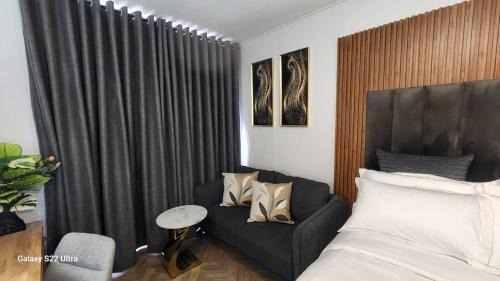 Greater Johannesburg Metropolitan Area Apartment | OneRosebank Signature Studio Apartment