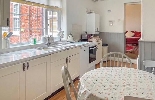Westoe Cottage | Only 1½ miles from the beach front, perfect for those days in the sun.