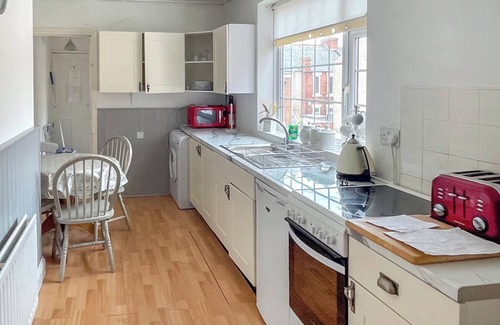 Westoe Cottage | Only 1½ miles from the beach front, perfect for those days in the sun.