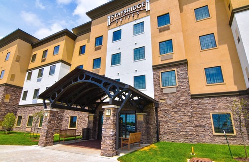 Lafayette Apartment | Only 5 Miles from Purdue University. Free Breakfast. Pool. Gym.