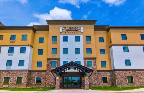 Lafayette Apartment | Only 5 Miles from Purdue University. Free Breakfast. Pool. Gym.