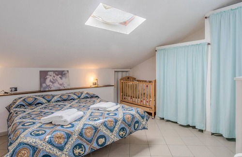 Casuzze House | Only about 180 m from the beach and the sea, this semi-detached house awaits you in Marina di Ragusa