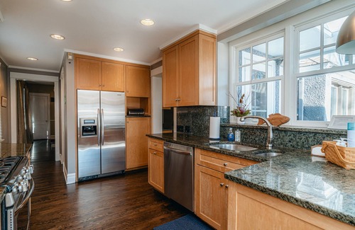 Rogers Park House | Only Urban Beach House in Chicago