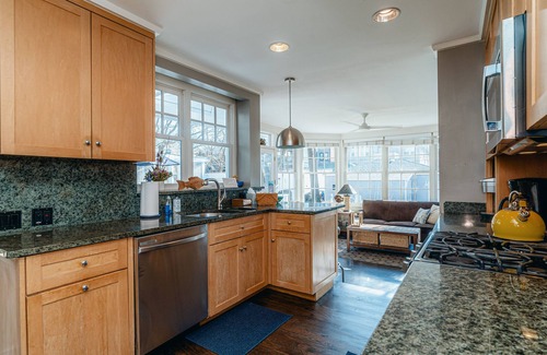 Rogers Park House | Only Urban Beach House in Chicago