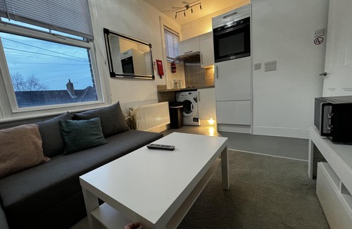 Brentwood Apartment | Onsite Apartments in Central Brentwood