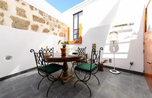 Vegueta Apartment | Open Air Historic Penthouse Vegueta