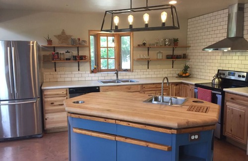 Carbondale House | Open, Airy Mountaintop Home