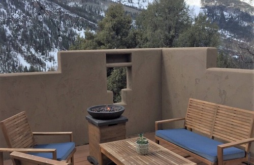 Carbondale House | Open, Airy Mountaintop Home