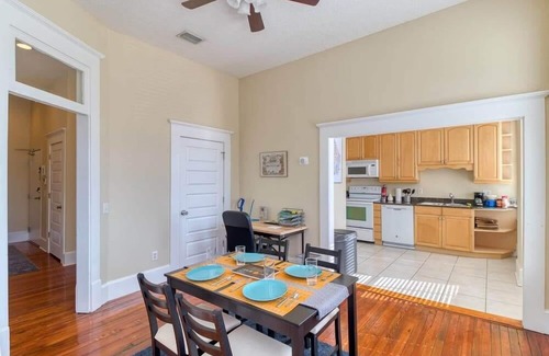 Springfield Apartment | Open & Bright - 5 min drive to TIAA Bank field