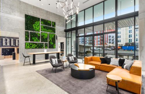 Downtown Apartment | Open Loft in Redmond Core - 92 Walkscore!