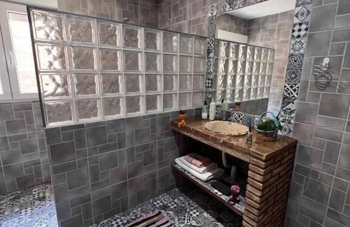 Tozar Bed & Breakfast | Open Mind Hostel