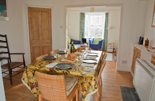 Marazion Cottage | Open plan house 1 minute to beach and St Michaels Mount causeway