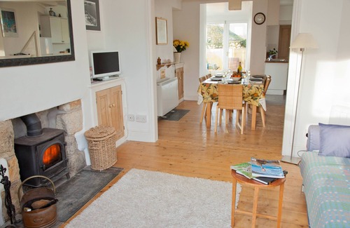 Marazion Cottage | Open plan house 1 minute to beach and St Michaels Mount causeway