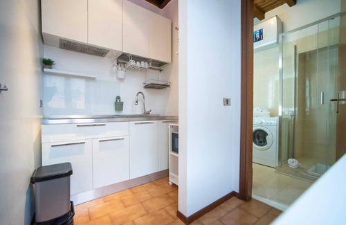 Como Apartment | Open Space Apartment vicino al centro di Como al secondo piano