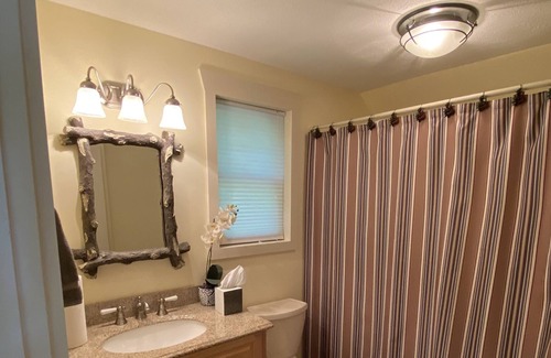 Washington House | Open, Sunlit Cottage; hiking, fishing, kayaking, skiing. Water access!