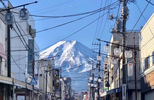 Shimo-yoshida Villa | OPENSALE Hoco 富士吉田富士山ビューの上質な宿 駅近 本町撮影スポット徒歩1分