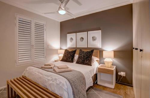 Herolds Bay Apartment | Oppiesee Selfcatering Apartments
