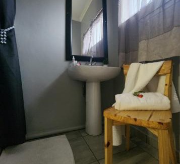 Boksburg Apartment | OR Tambo Rudman B self-Catering Home L2