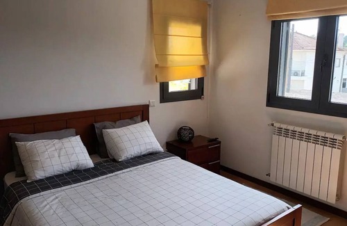 Barreira House | Orange room