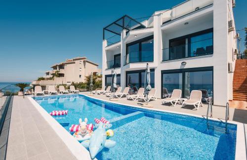 Bar Villa | Orange Villa - 7 Bedrooms - 5 Star Location - Views - Pool