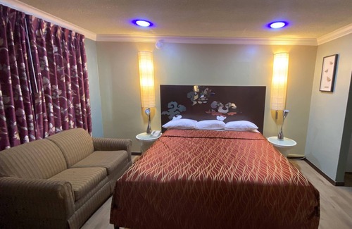 Orange Hotel | Orange Villa Park Motel