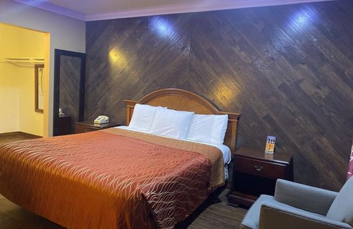 Orange Hotel | Orange Villa Park Motel