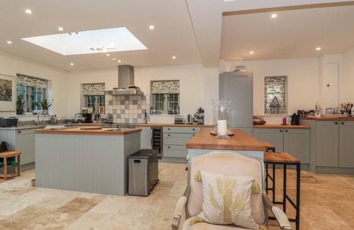 Sherborne Cottage | ORCHARD COTTAGE, family friendly, with open fire in Yetminster