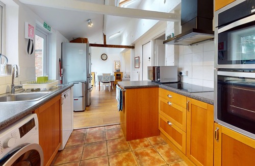 Headington House | Orchard Cottage | Oxford Holiday Let | 3 Beds & Sleeps 6