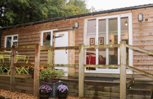Staplefield House | Orchard Lodge