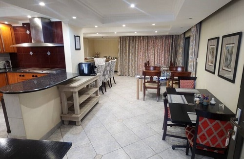 Greater Johannesburg Metropolitan Area Hotel | Orchids Lodge