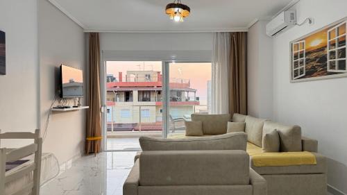 Sarande Apartment | Orges Apartment - Top-Lage in Saranda mit Balkon und Meerblick
