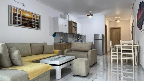 Sarande Apartment | Orges Apartment - Top-Lage in Saranda mit Balkon und Meerblick
