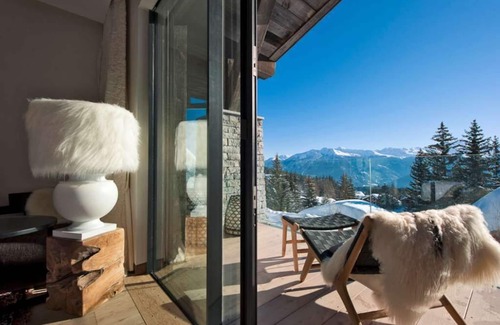 Icogne Ski Chalet | Oriental Inspired Chalet in the Mountains