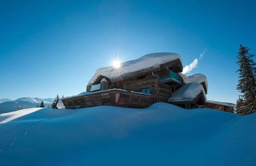 Icogne Ski Chalet | Oriental Inspired Chalet in the Mountains