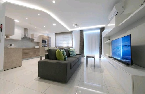 Qawra Apartment | Orion Court 4C Stunning and Luxurious 3 bedroom apartment