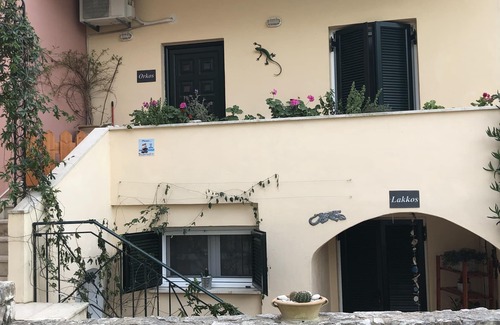 Lakka Apartment | Orkos Studio with Pool close to Lakka