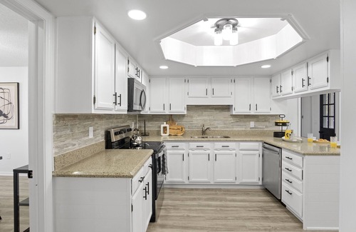 St. James Park House | Orlando Getaway | 6BR Retreat w/Pool & Fireplace